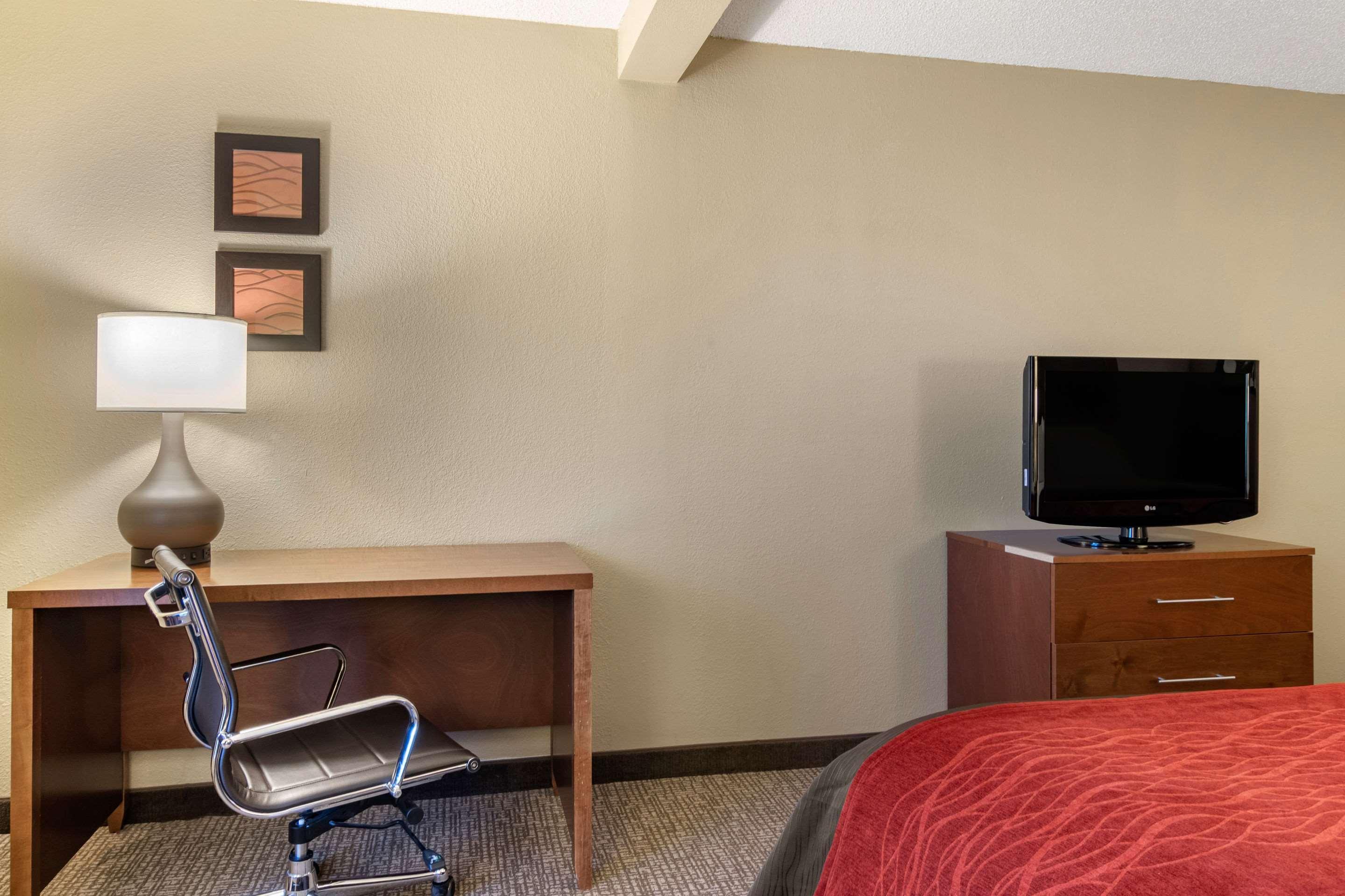 Comfort Inn & Suites Suwanee - Sugarloaf Exterior photo