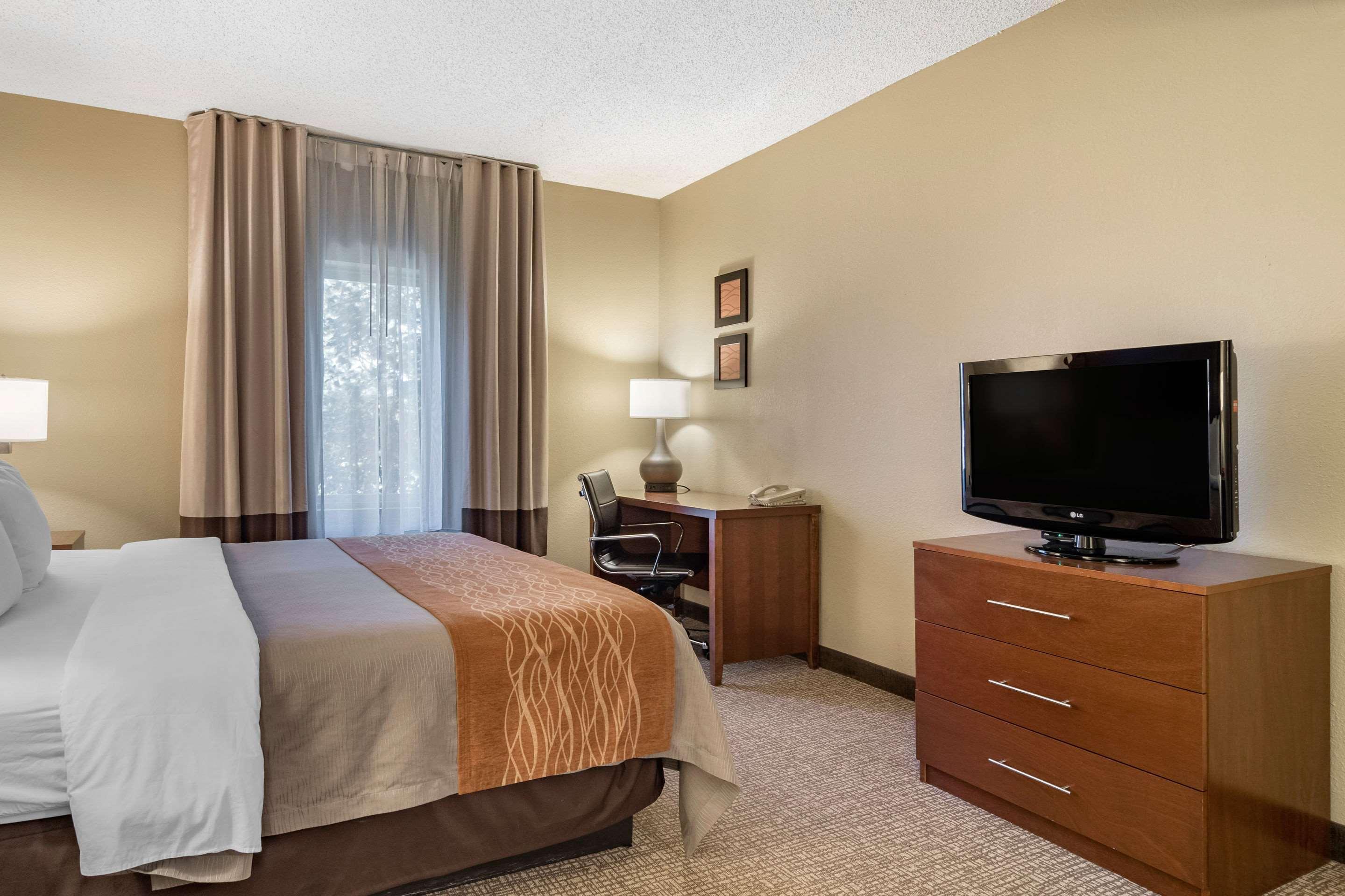 Comfort Inn & Suites Suwanee - Sugarloaf Exterior photo