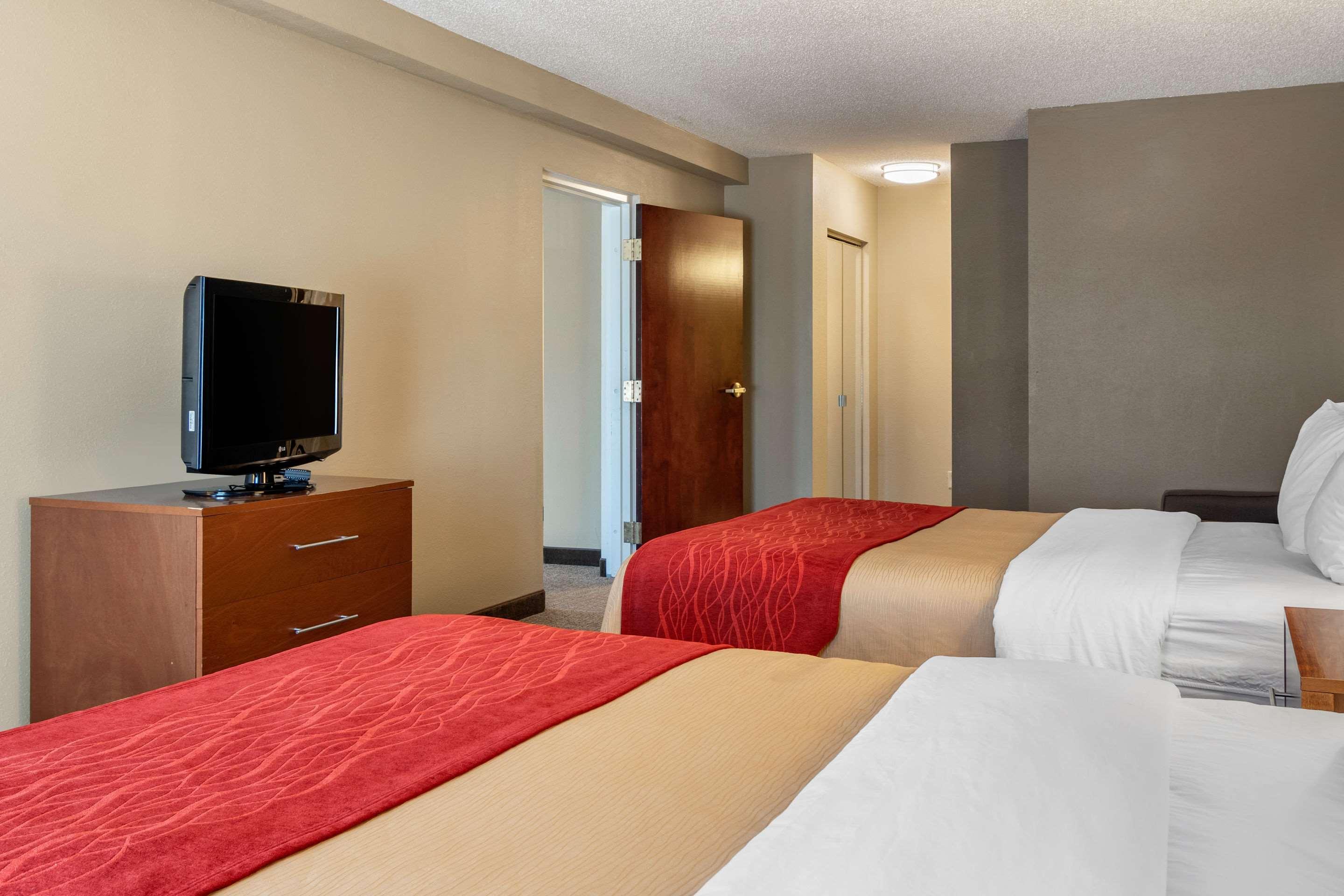 Comfort Inn & Suites Suwanee - Sugarloaf Exterior photo