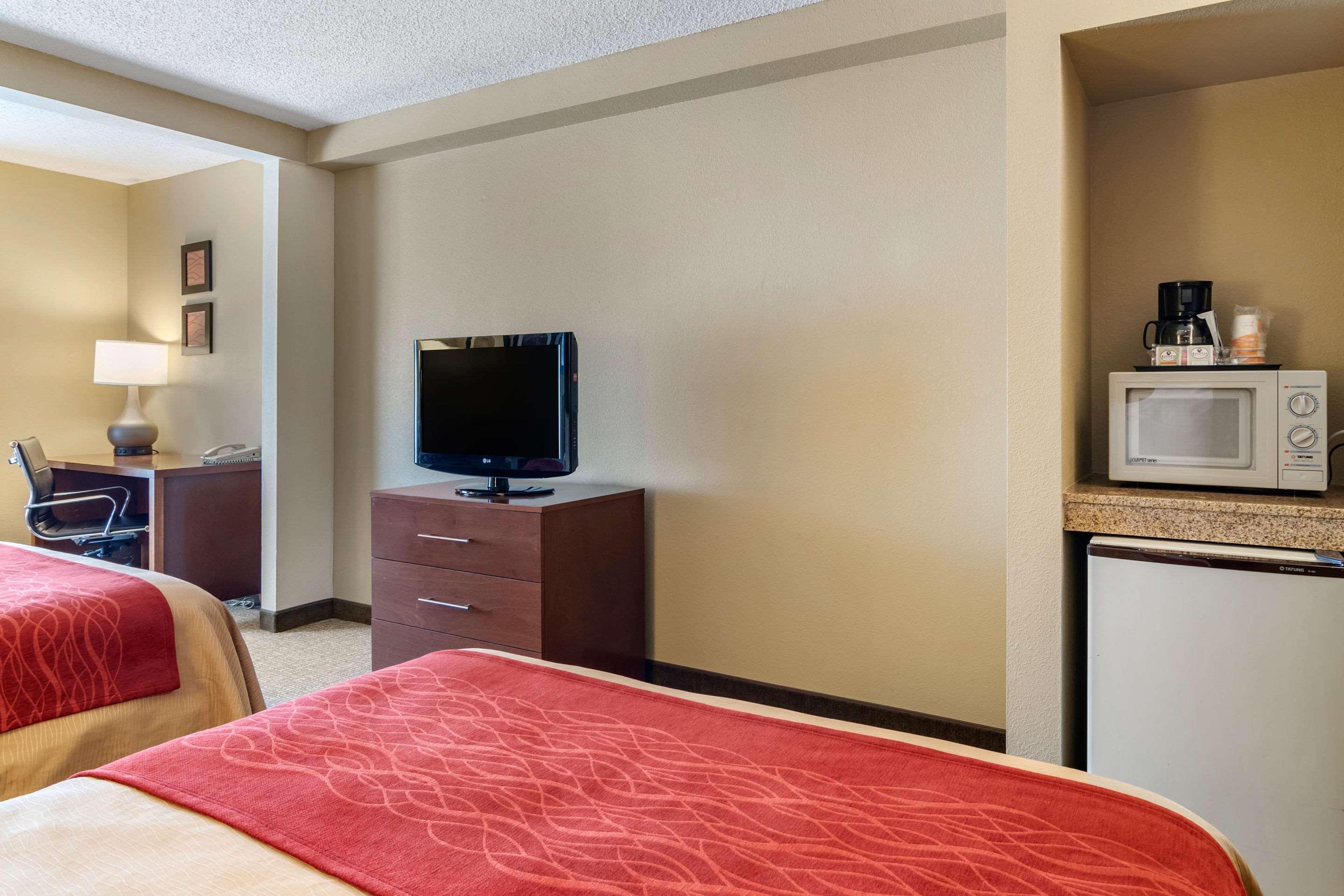 Comfort Inn & Suites Suwanee - Sugarloaf Exterior photo