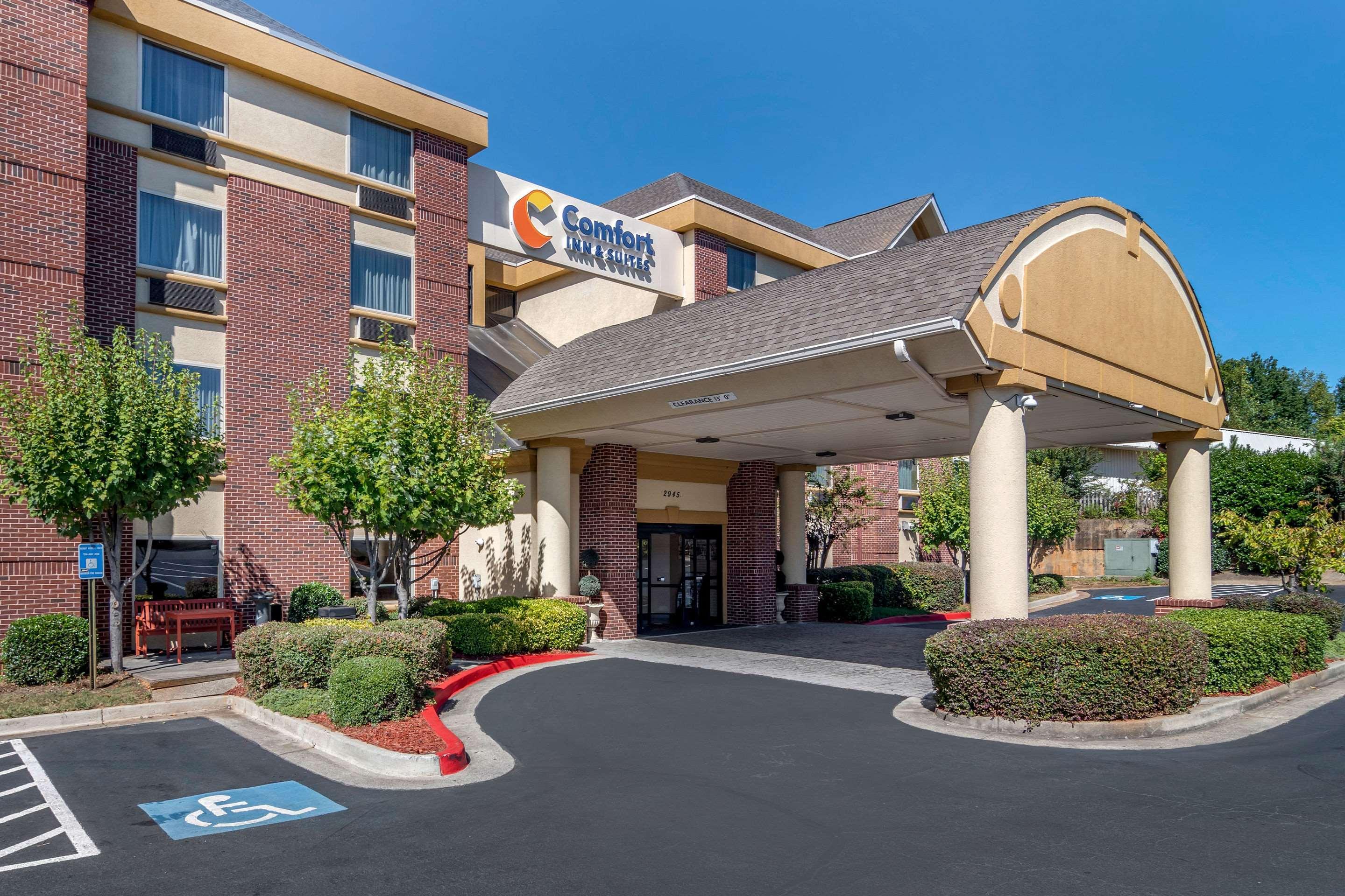 Comfort Inn & Suites Suwanee - Sugarloaf Exterior photo